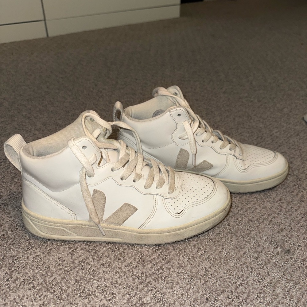 Veja White and Cream Women's Sneakers